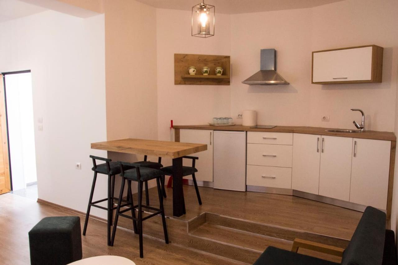 Apartament Stefani Sarandë エクステリア 写真