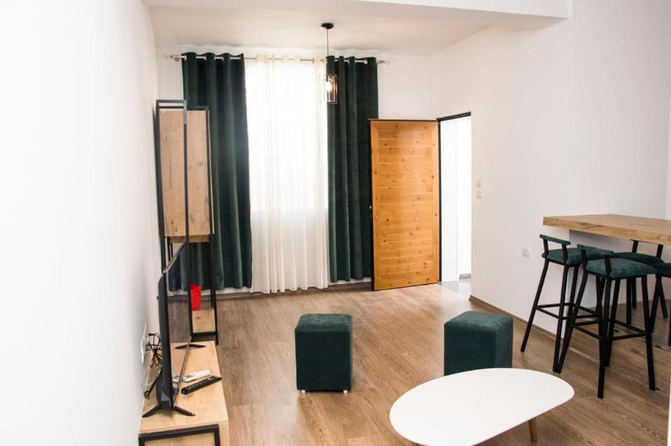 Apartament Stefani Sarandë エクステリア 写真