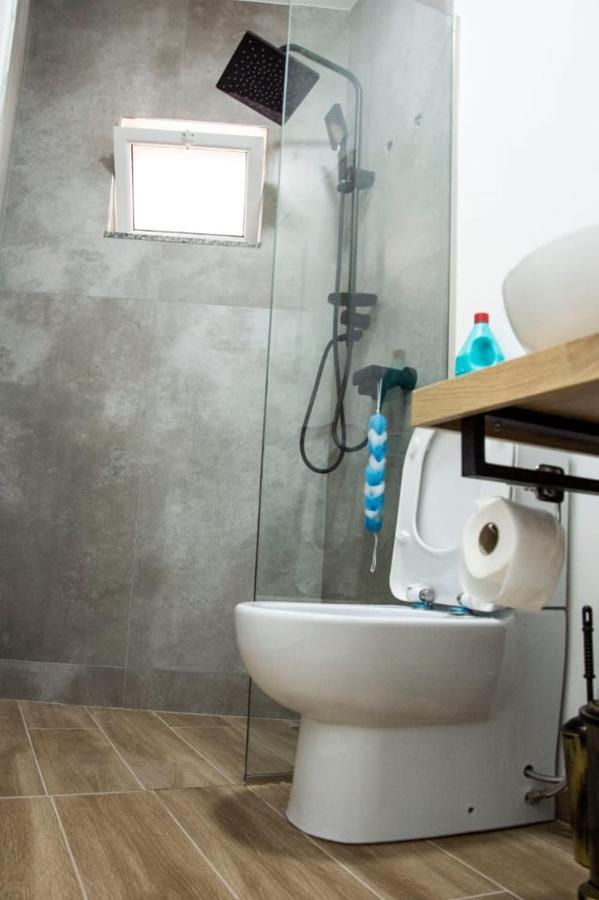 Apartament Stefani Sarandë エクステリア 写真