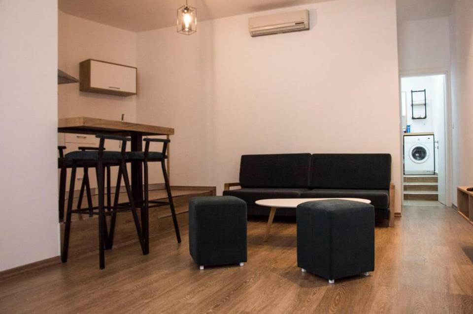 Apartament Stefani Sarandë エクステリア 写真