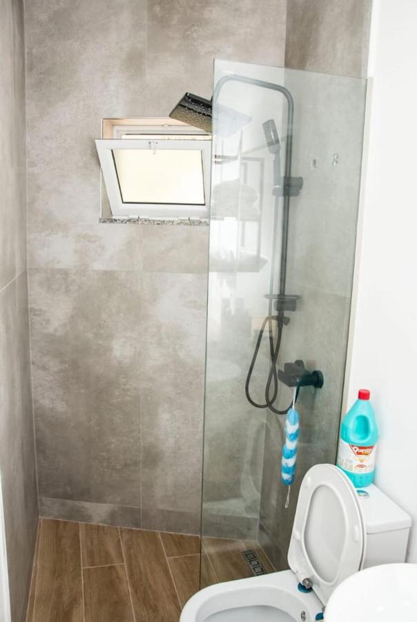 Apartament Stefani Sarandë エクステリア 写真
